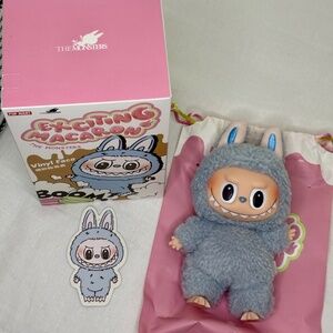 AUTHENTIC POP MART Exciting Macarons Labubu - Sea Salt Coconut